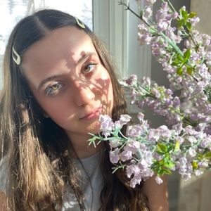 Meet your Posher, Caitlin